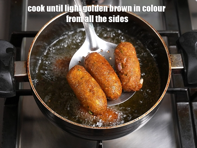 Step 25 – <p>Cook until light golden brown in colour from all the sides.</p>