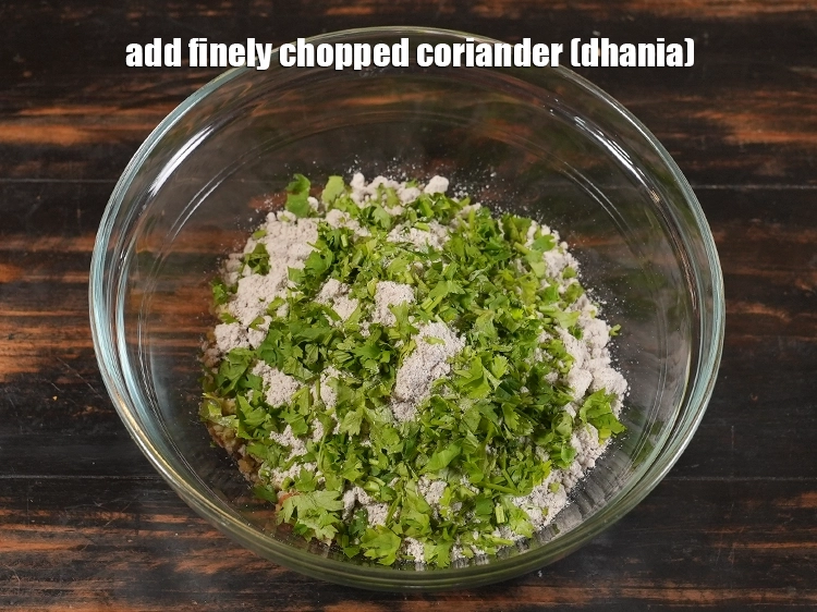 Step 7 – <p>Add finely chopped coriander.&nbsp;The antioxidants&nbsp;<a href="https://www.tarladalal.com/recipes-for-vitamin-a-rich-816">vitamin A</a>,&nbsp;<a href="https://www.tarladalal.com/recipes-for-Vitamin-C-Rich-Indian-Recipes-804">vitamin C</a>&nbsp;and the quercetin present in&nbsp;<a href="https://www.tarladalal.com/recipes-using-coriander-369">coriander</a>&nbsp;works towards …