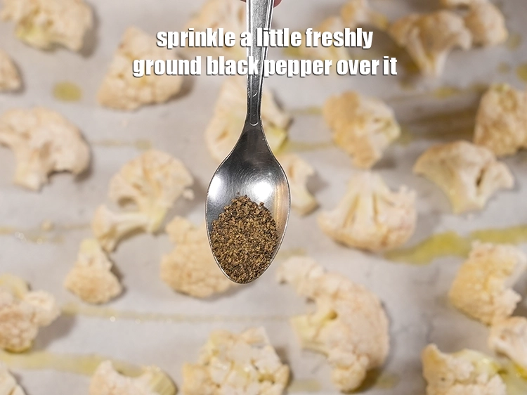 Step 4 – <p>Sprinkle a little <a href="https://www.tarladalal.in/glossary-freshly-ground-black-pepper-kalimirch-powder-kali-mirch-ka-powder-567i"><u>freshly ground black pepper (kalimirch)&nbsp;</u></a> over it.</p>