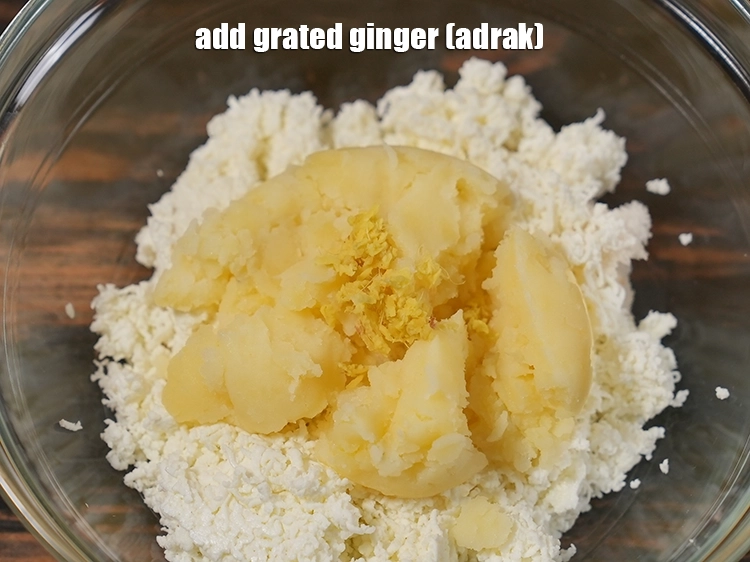 Step 5 – <p>Now, add the <span style="background-color:rgb(255,255,255);color:rgb(0,0,0);">1/2 tsp </span><a href="https://www.tarladalal.in/glossary-ginger-adrak-453i#ing_2408"><u>grated ginger (adrak)</u></a><u>.</u></p>
