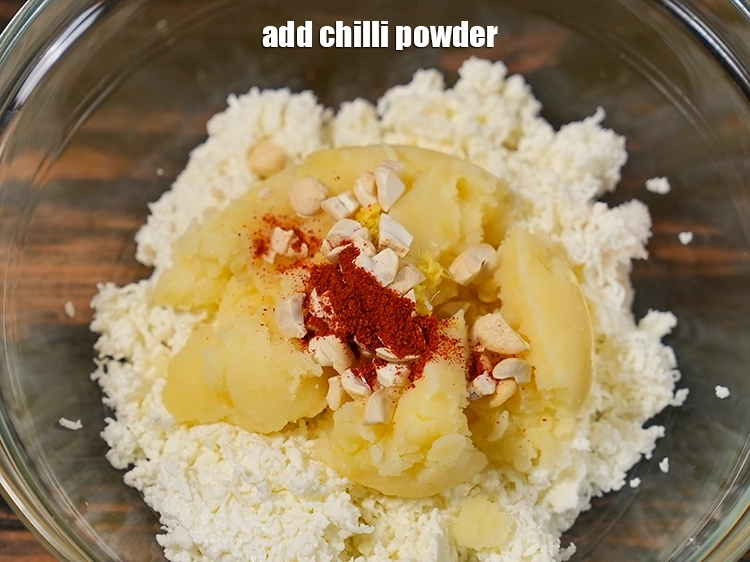 Step 7 – <p>Add the <span style="background-color:rgb(255,255,255);color:rgb(0,0,0);">1/4 tsp </span><a href="https://www.tarladalal.in/glossary-chilli-powder-red-chilli-powder-339i"><u>chilli powder</u></a>. Alternatively, you can add finely chopped green …