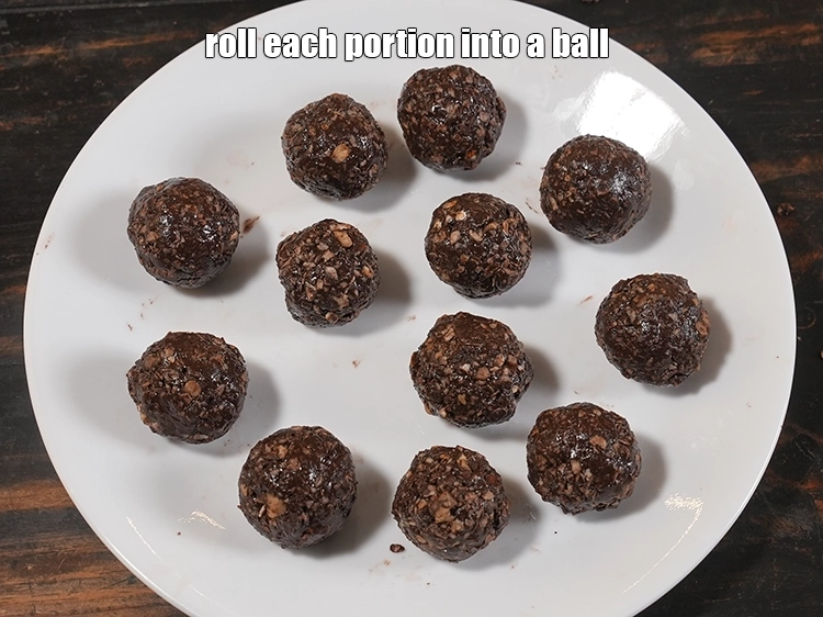 Step 14 – <p><span style="background-color:rgb(255,255,255);color:rgb(0,0,0);">Roll each portion into a ball.</span></p>