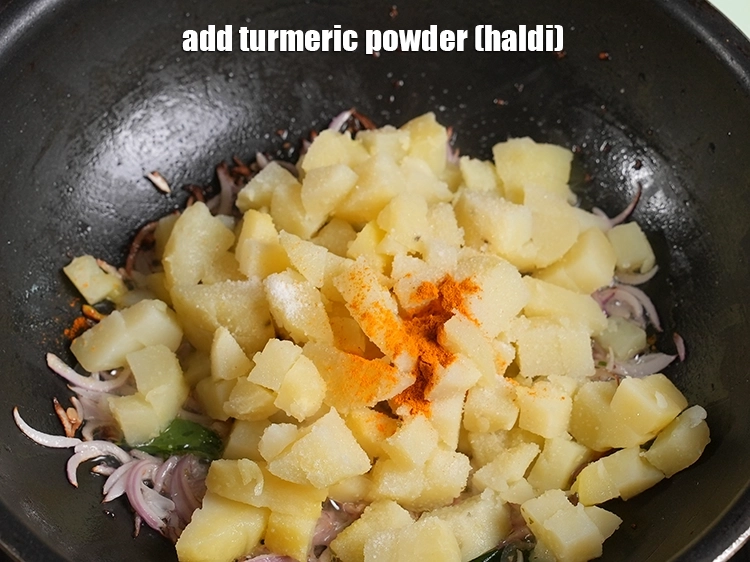 Step 16 – <p>Add the <span style="background-color:rgb(255,255,255);color:rgb(13,13,13);">1/4 tsp </span><a href="https://www.tarladalal.com/glossary-turmeric-powder-haldi-645i"><strong>turmeric powder (haldi)</strong></a><strong>.</strong></p>