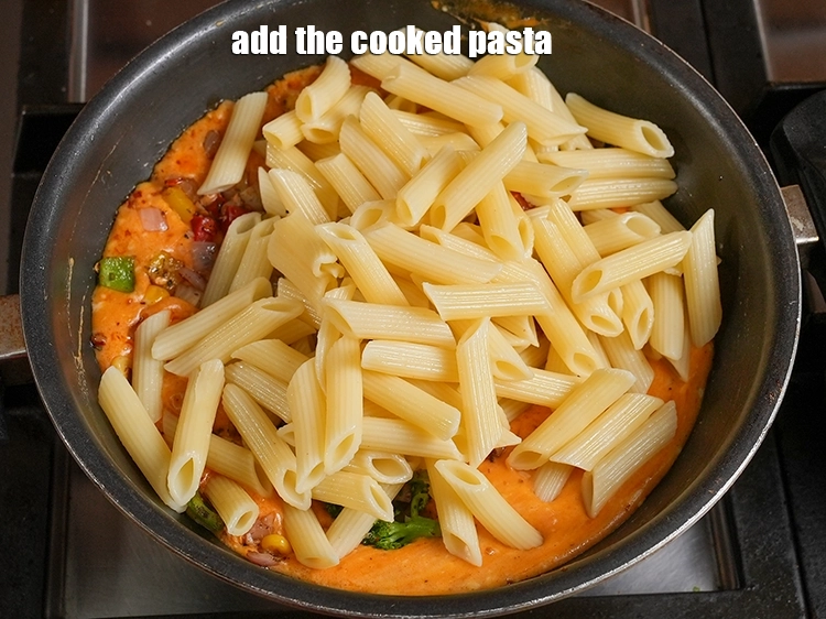 Step 25 – <p>Add the cooked pasta.</p>