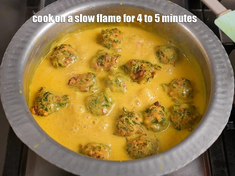 Step 38 – <p>Cook on a slow flame for 4 to 5 minutes.&nbsp;</p>
