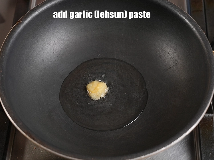 Step 23 – <p>Add 1/2 tsp&nbsp;<a href="https://www.tarladalal.com/glossary-garlic-paste-lehsun-ki-paste-lahsun-ki-paste-350i">garlic (lehsun) paste</a>.</p>