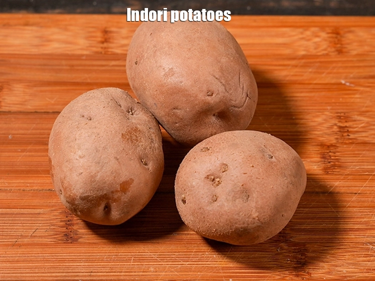 Step 3 – <p>We are using <strong>Indori Potatoes</strong> to make this recipe.&nbsp;Potatoes grown in Indore are recognized as …