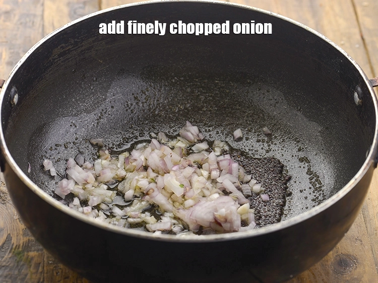 Step 16 – <p>Add the <span style="background-color:rgb(255,255,255);color:rgb(0,0,0);">1/4 cup finely </span><a href="https://www.tarladalal.com/glossary-onions-pyaz-pyaaz-kanda-548i#ing_2327"><u>chopped onion</u></a><u>.</u></p>
