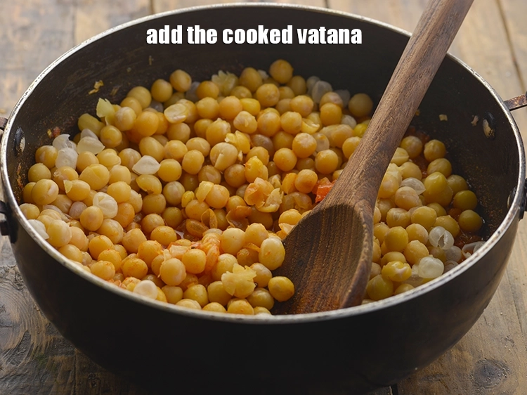 Step 25 – <p><span style="background-color:rgb(255,255,255);color:rgb(0,0,0);">Add the cooked vatana.</span></p>