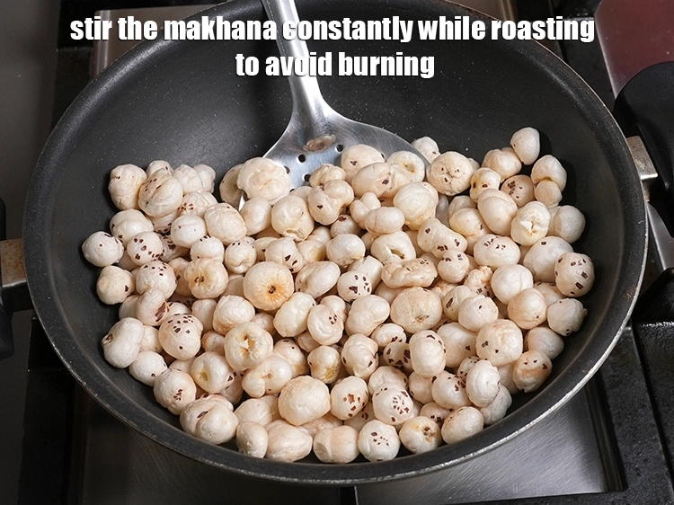 Step 12 – <p><span style="color:rgb(0,0,0);">Stir the makhana constantly while roasting to avoid burning.</span></p>