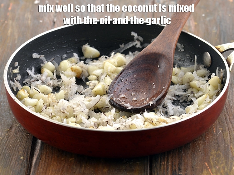 Step 12 – <p><span style="background-color:rgb(255,255,255);color:rgb(0,0,0);">Mix well so that the coconut is mixed with the oil and the garlic</span></p>