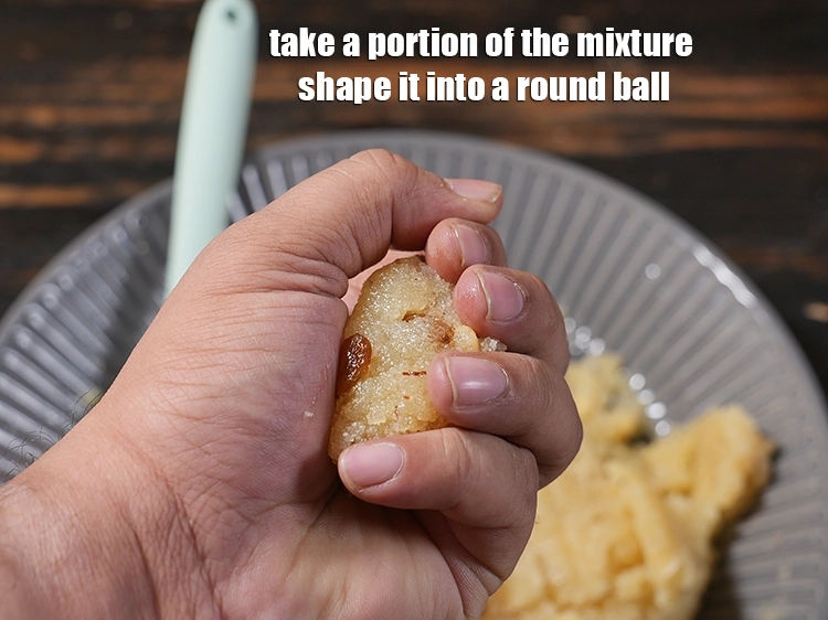 Step 27 – <p><span style="background-color:rgb(255,255,255);color:rgb(0,0,0);">Now take a portion of the mixture shape it into a round ball.</span></p>