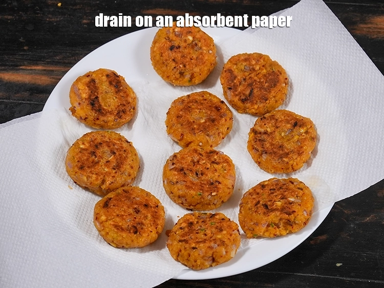 Step 21 – <p>Drain on an absorbent paper.</p>