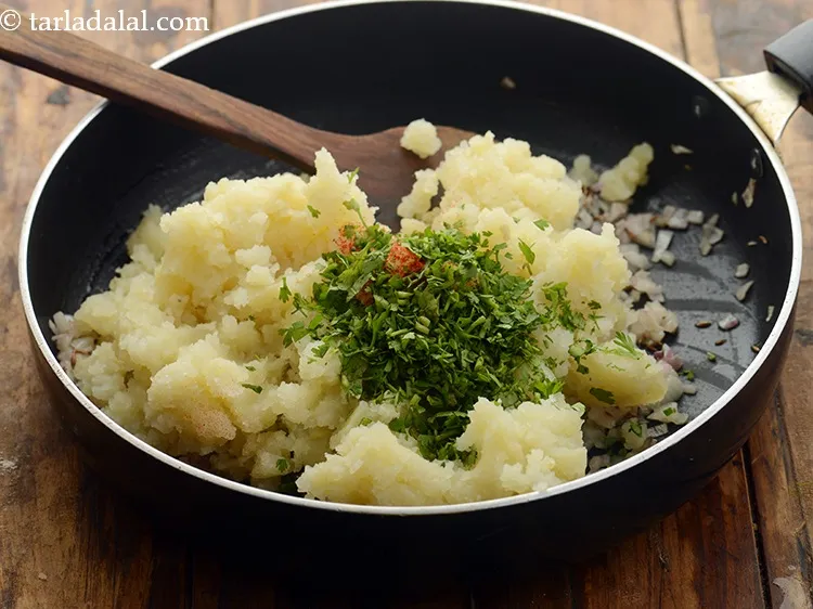Step 12 – <p>Add chopped coriander.</p>