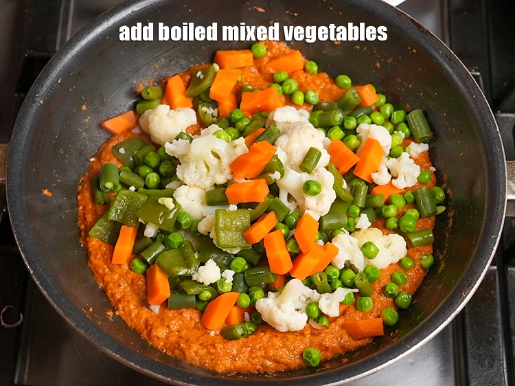 Step 33 – <p>Add 2 cups boiled mixed vegetables.</p>