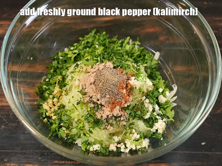 Step 15 – <p>Add <span style="background-color:rgb(255,255,255);color:rgb(0,0,0);">1/4 tsp </span><a href="https://www.tarladalal.com/glossary-freshly-ground-black-pepper-kalimirch-powder-kali-mirch-ka-powder-567i"><u>freshly ground black pepper (kalimirch)</u></a>.&nbsp;</p>