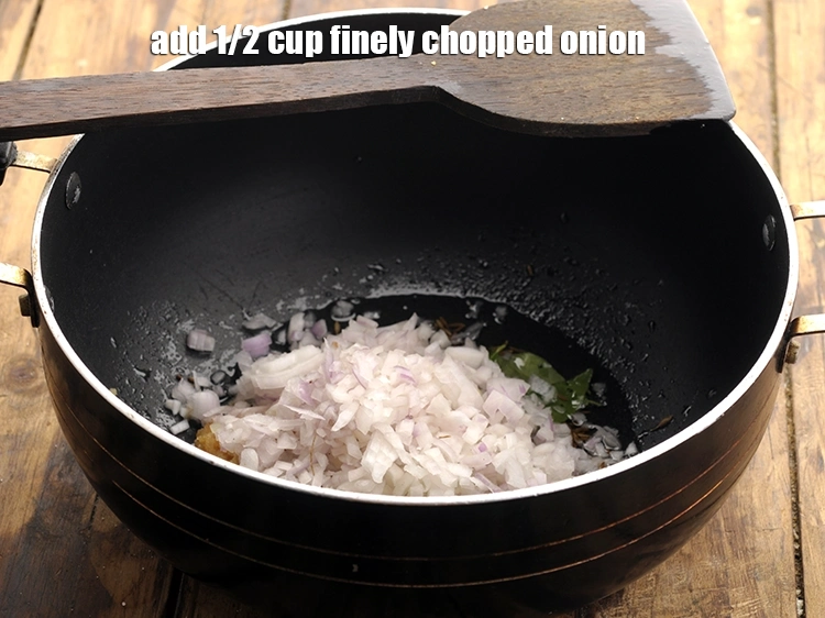 Step 23 – <p><span style="background-color:rgb(255,255,255);color:rgb(0,0,0);">Add the onions. Always chop them finely as it taste better.</span></p>