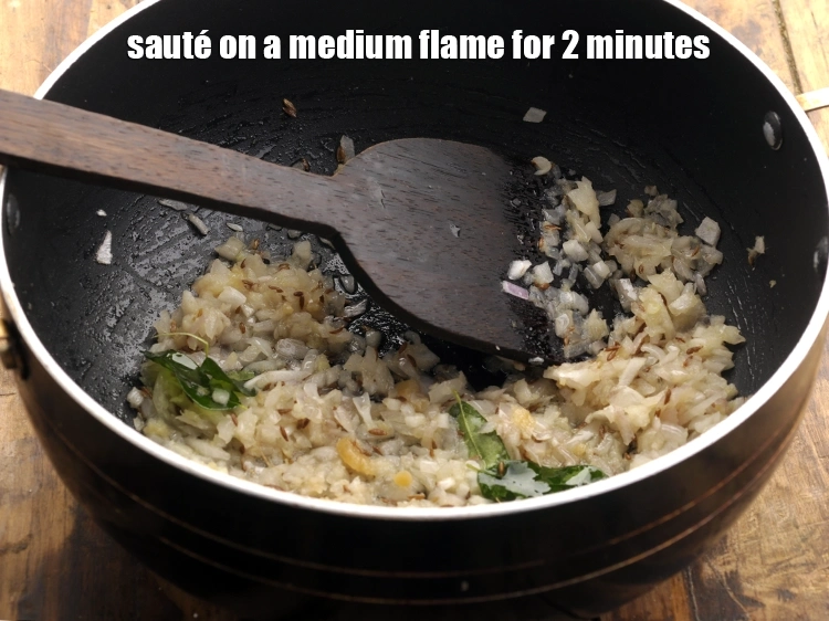 Step 24 – <p><span style="background-color:rgb(255,255,255);color:rgb(0,0,0);">Sauté on a medium flame for 2 minutes.</span></p>