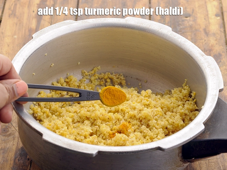 Step 11 – <p>Add turmeric powder.</p>