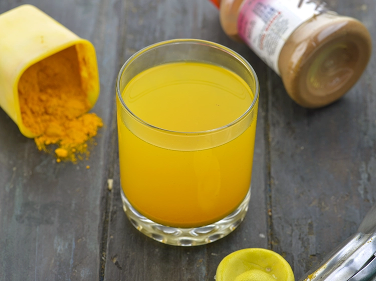 Step 11 – <p>A warm glass of this water is sure to soothe your throat. Well, lemon juice …