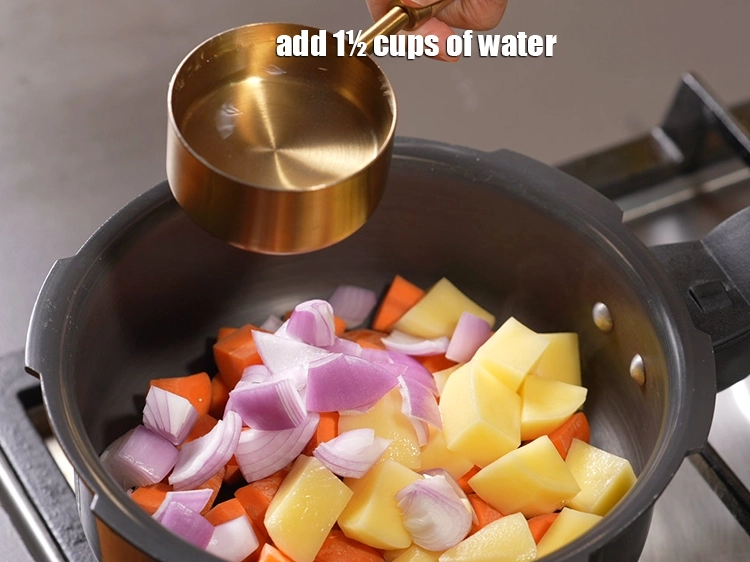 Step 16 – <p>Add 1½ cups of water.</p>