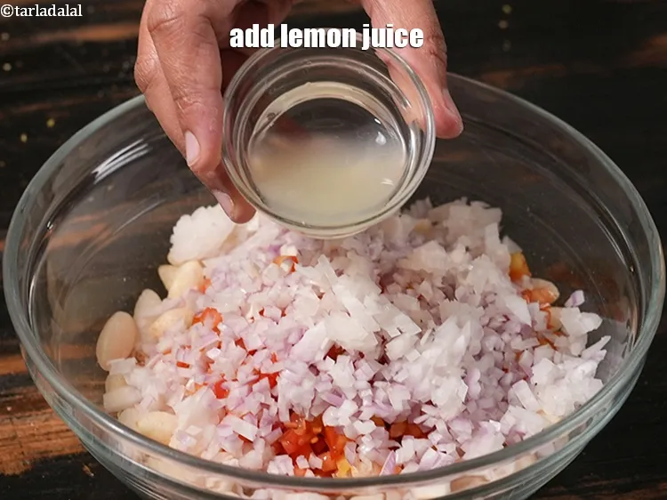 Step 20 – <p>Add 1 tbsp&nbsp;<a href="https://www.tarladalal.com/glossary-lemon-juice-numbi-ka-ras-nimbu-ka-juice-471i">lemon juice</a>.</p>