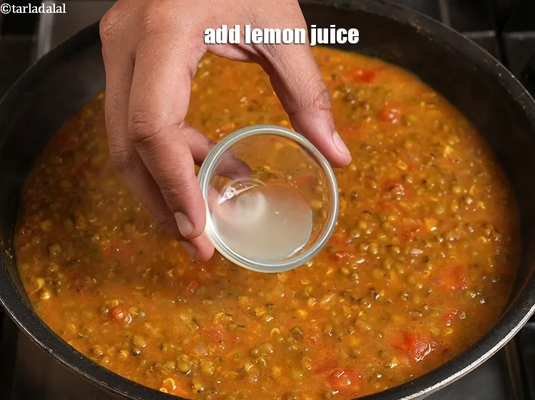 Step 29 – <p>Add&nbsp;1 tbsp&nbsp;<a href="https://www.tarladalal.com/glossary-lemon-juice-numbi-ka-ras-nimbu-ka-juice-471i">lemon juice</a>.</p>