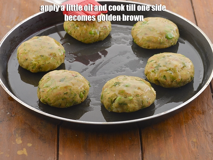 Step 15 – <p>Apply a little <a href="https://www.tarladalal.com/glossary-oil-671i"><u>oil</u></a> on the&nbsp;<strong>aloo tikki | Punjabi aloo tikki | aloo ki …