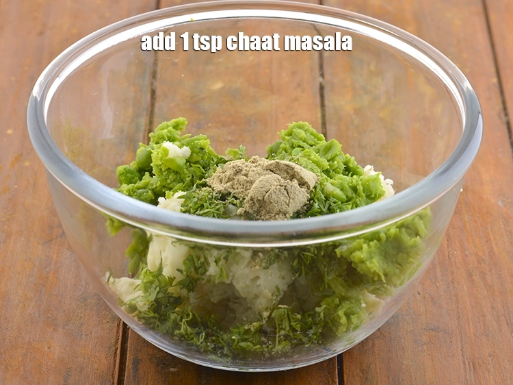 Step 6 – <p>Add the <span style="background-color:rgb(255,255,255);color:rgb(0,0,0);">1 tsp </span><a href="https://www.tarladalal.com/glossary-chaat-masala-300i"><u>chaat masala</u></a> to perk up the flavours of your …