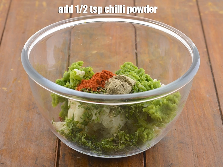 Step 7 – <p>Add <span style="background-color:rgb(255,255,255);color:rgb(0,0,0);">1/2 tsp </span><a href="https://www.tarladalal.com/glossary-chilli-powder-red-chilli-powder-339i"><u>chilli powder</u></a> for the spice.</p>