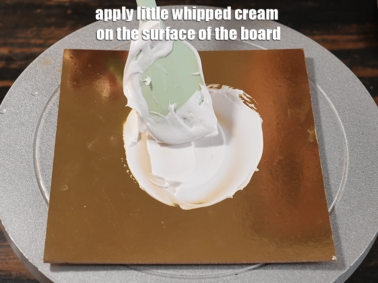 Step 14 – <p>Apply little whipped cream on the surface of the board.</p>