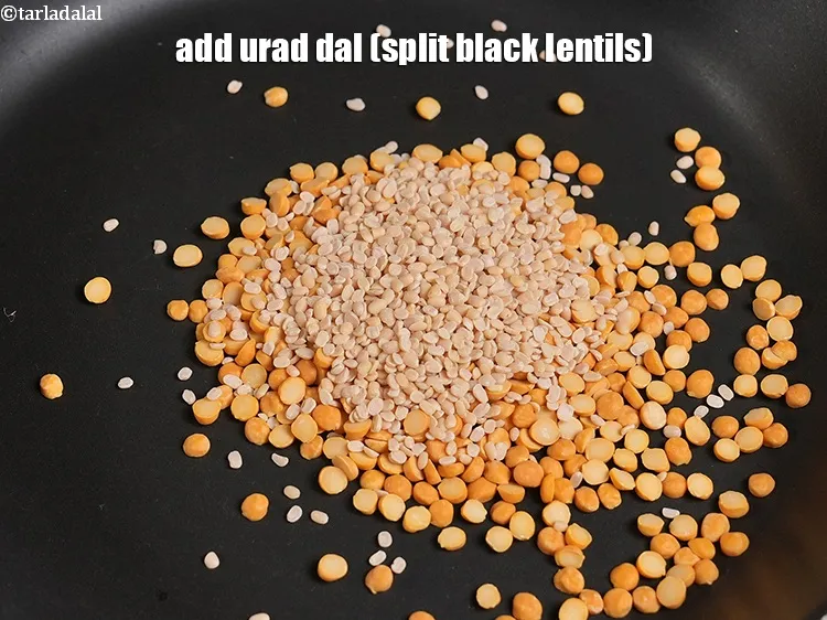Step 4 – <p>Add the <span style="background-color:rgb(255,255,255);color:rgb(0,0,0);">1 1/2 tbsp </span><a href="https://www.tarladalal.com/glossary-urad-dal-split-black-lentil-941i"><u>urad dal (split black lentils)</u></a>.</p>