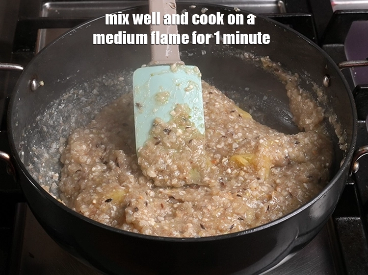 Step 25 – <p><span style="background-color:rgb(255,255,255);color:rgb(0,0,0);">Mix well and cook on a medium flame for 1 minute.</span></p>