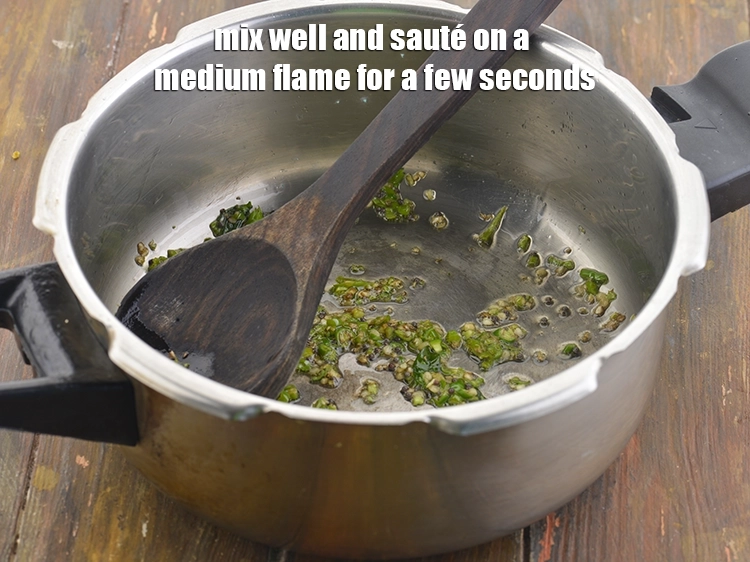 Step 15 – <p><span style="background-color:rgb(255,255,255);color:rgb(0,0,0);">Mix well and sauté on a medium flame for a few seconds.</span></p>