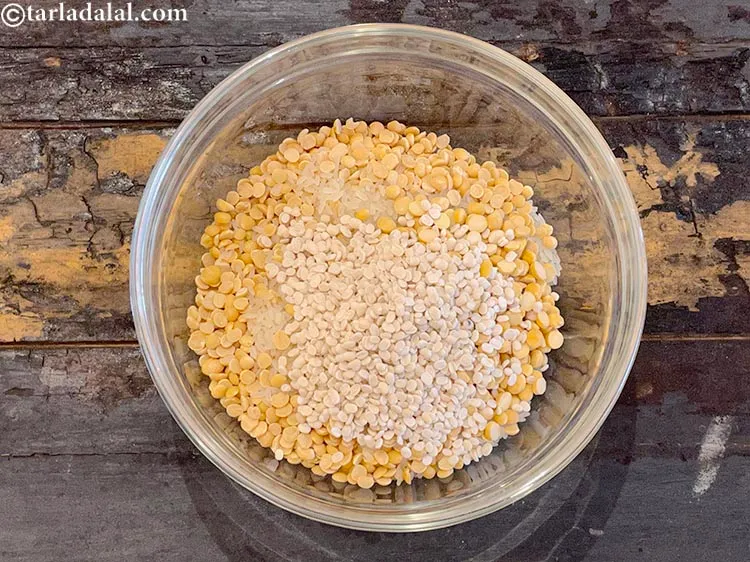 Step 5 – <p>Add the urad dal.</p>