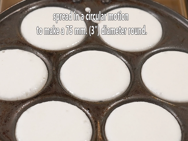 Step 6 – <p>Spread in a circular motion to make a 75 mm. (3") diameter round.</p>