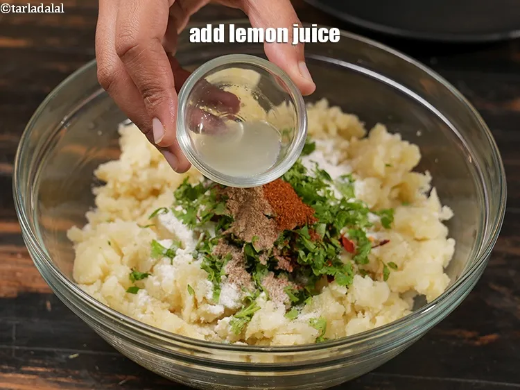 Step 36 – <p>Add 1 tbsp <a href="https://www.tarladalal.com/glossary-lemon-juice-numbi-ka-ras-nimbu-ka-juice-471i">lemon juice</a>.</p>