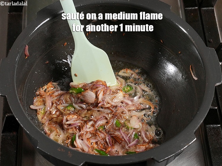 Step 34 – <p>Sauté on a medium flame for another 1 minute.</p>