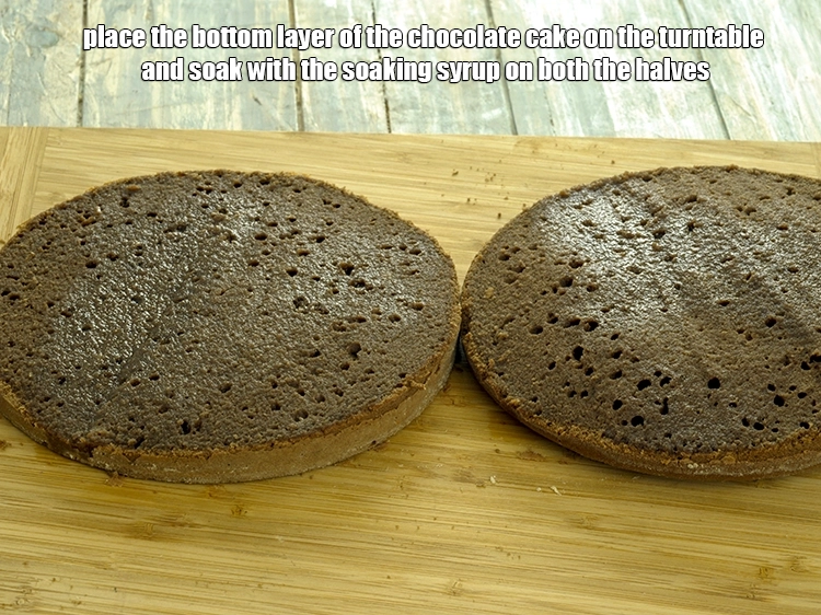 Step 8 – <p><span style="background-color:rgb(255,255,255);color:rgb(0,0,0);">Place the bottom layer of the chocolate cake on the turntable and soak with …
