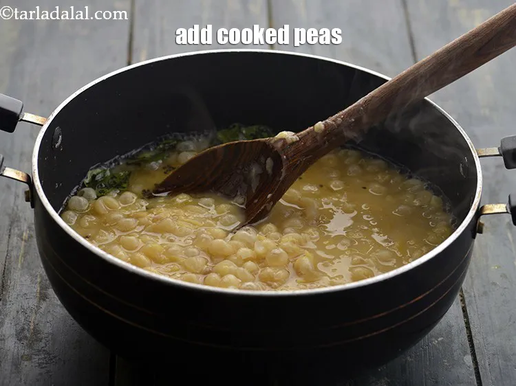 Step 15 – <p>Add the cooked peas.</p>