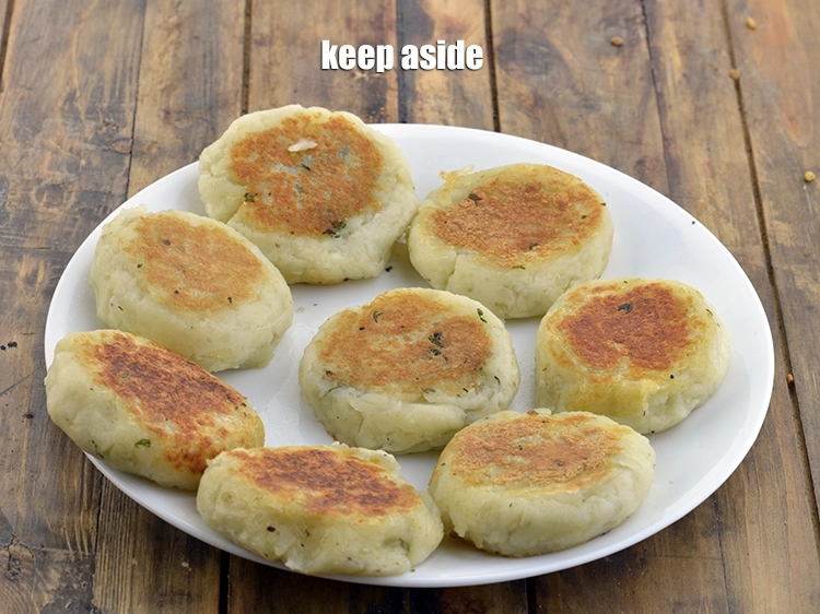 Step 45 – <p>Turn the patties, drizzle with 1 tbsp of oil and let them cook on the …