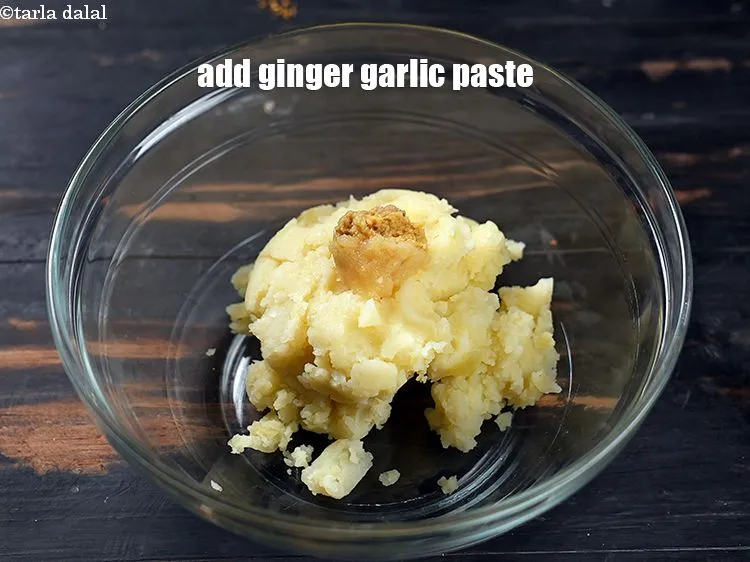 Step 27 – <p>Add 1 tsp ginger garlic paste.</p>
