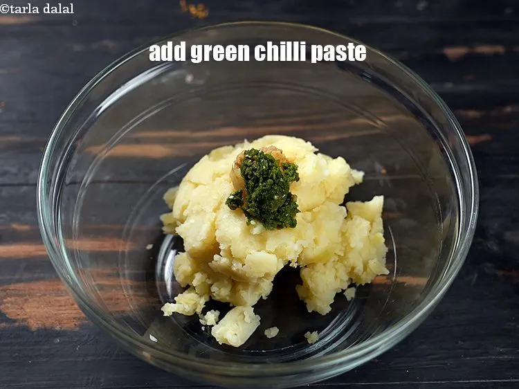 Step 28 – <p>Add 1 tsp ginger garlic paste.</p>