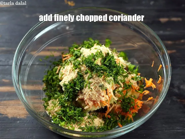 Step 32 – <p><span style="color:rgb(0,0,0);">Add 1 tbsp finely chopped coriander.</span></p>