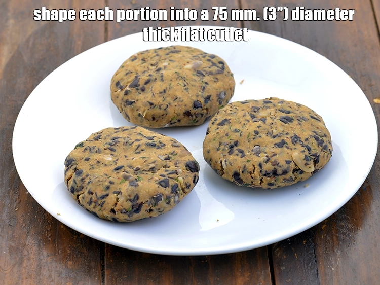 Step 3 – <p><span style="background-color:rgb(255,255,255);color:rgb(0,0,0);">Shape each portion into a 75 mm. (3”) diameter thick flat cutlet.</span></p>