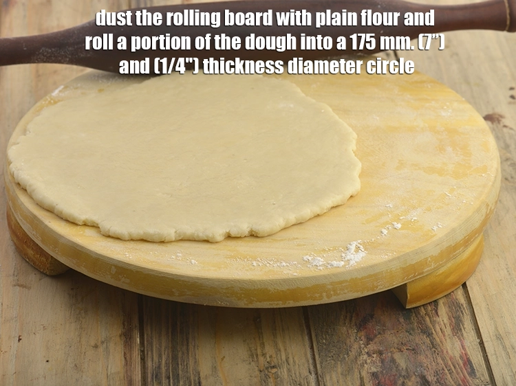 Step 5 – <p><span style="background-color:rgb(255,255,255);color:rgb(0,0,0);">Dust the rolling board with plain flour and roll a portion of the dough …