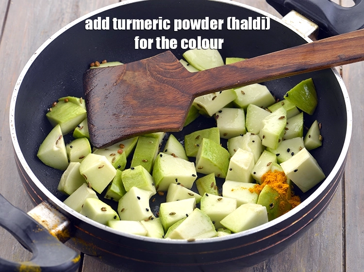 Step 9 – <p>Add the <span style="background-color:rgb(255,255,255);color:rgb(0,0,0);">1/2 tsp </span><a href="https://www.tarladalal.com/glossary-turmeric-powder-haldi-645i"><u>turmeric powder (haldi)</u></a> for the colour.</p>