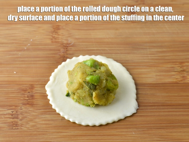 Step 10 – <p><span style="background-color:rgb(255,255,255);color:rgb(0,0,0);">Place a portion of the rolled dough circle on a clean, dry surface and …