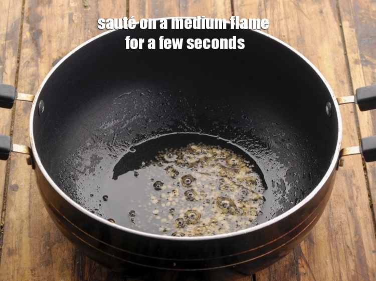 Step 21 – <p><span style="background-color:rgb(255,255,255);color:rgb(0,0,0);">Sauté on a medium flame for a few seconds.</span></p>