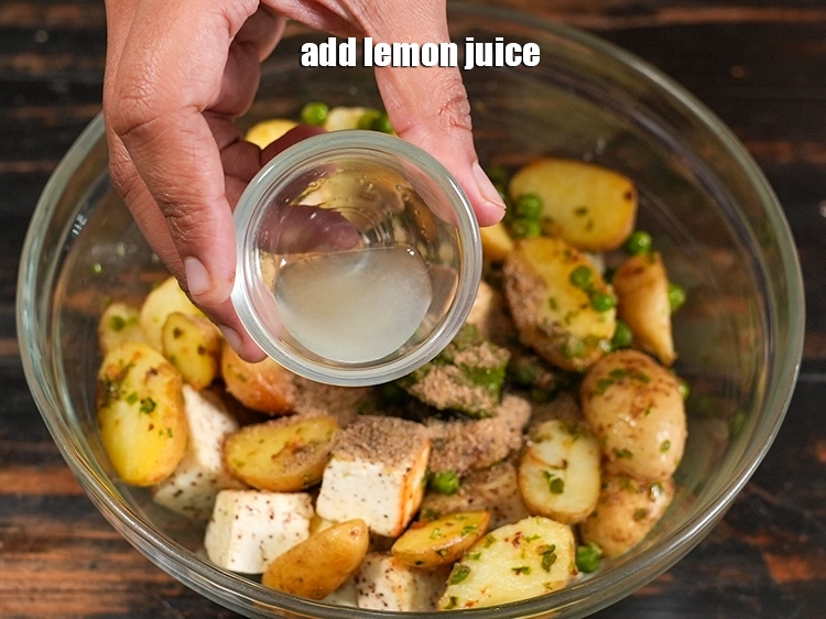 Step 42 – <p><span style="background-color:rgb(255,255,255);color:rgb(0,0,0);">Add 1 tsp&nbsp;</span><a href="https://www.tarladalal.com/glossary-lemon-juice-numbi-ka-ras-nimbu-ka-juice-471i"><u>lemon juice</u></a><span style="background-color:rgb(255,255,255);color:rgb(0,0,0);">.</span></p>